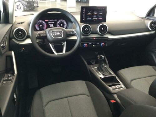 Audi Q2 Advanced Blue 11