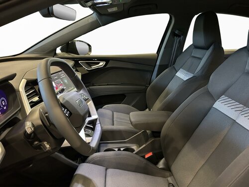 Audi Q4 e-tron Sportback Black 8