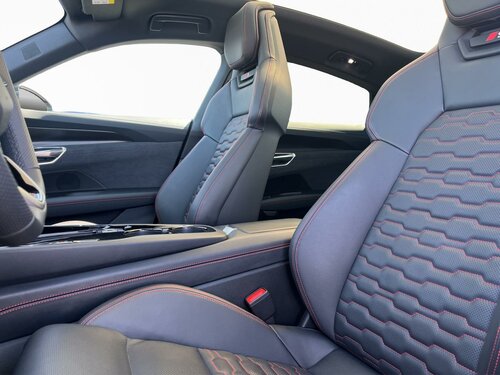 Audi e-tron GT S e-tron GT Black 14