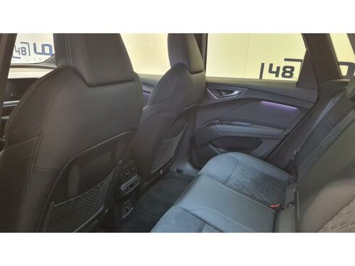 Audi Q4 e-tron 45 White 10