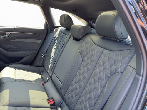 Audi A6 Avant TDI quattro S tronic Black 15