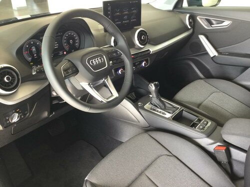 Audi Q2 Advanced Blue 9