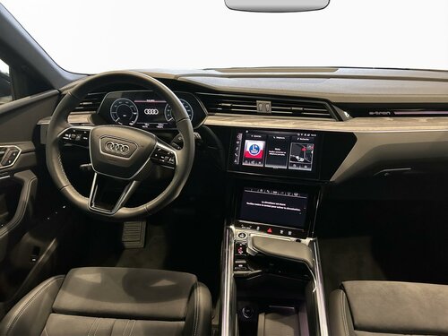 Audi Q8 e-tron S line-50 White 7