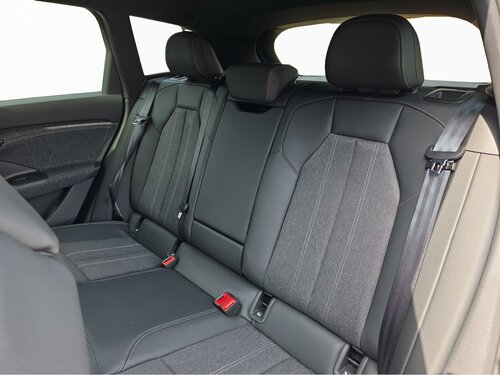 Audi Q6 285kW e-tron quattro Blue 11