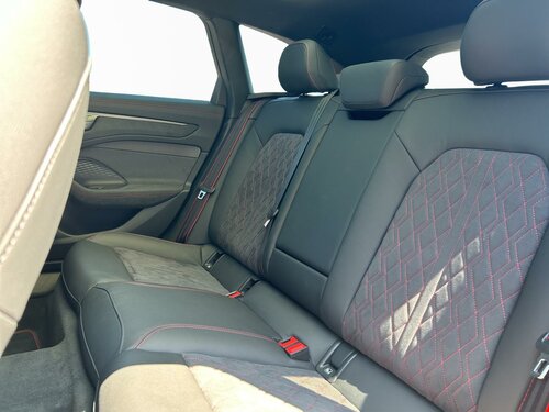 Audi A6 Avant Black 11