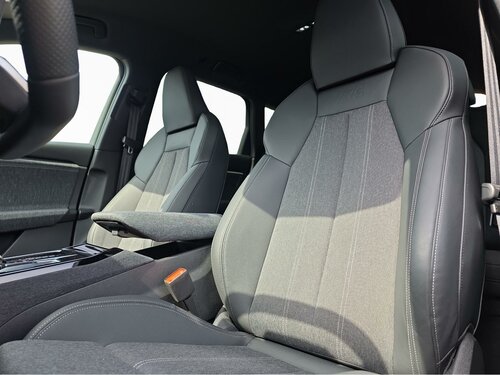 Audi Q6 285kW e-tron quattro Blue 10