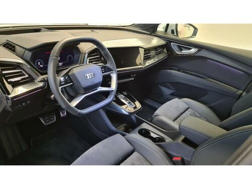 Audi Q4 e-tron 45 White 9