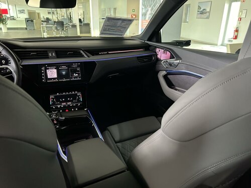 Audi Q8 e-tron etron S line Grey 22