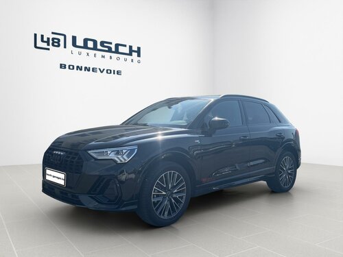 Audi Q3 S line Black 2
