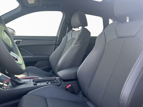Audi Q3 S line Black 11