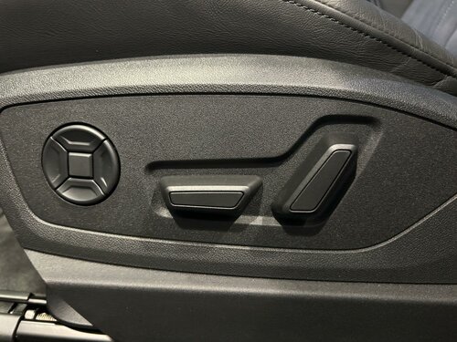 Audi Q8 e-tron S line-50 White 21