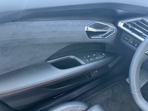 Audi e-tron GT S e-tron GT Black 12
