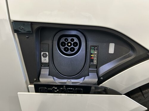 Audi Q8 e-tron S line-50 White 19