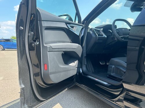 Audi Q4 e-tron 45 e-tron Sportback Black 9