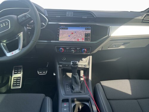 Audi Q3 S line Black 13