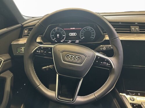 Audi Q8 e-tron S line-50 White 9
