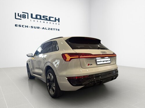 Audi Q8 e-tron S line-50 White 5