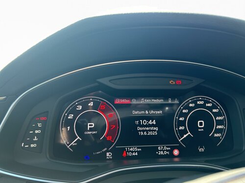 Audi RS6 Avant Black 8