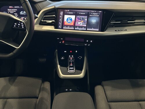 Audi Q4 e-tron Sportback Black 11