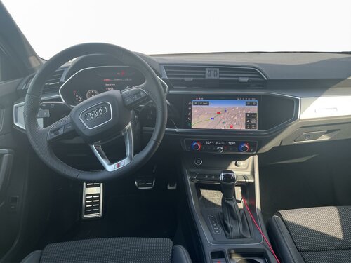 Audi Q3 S line Black 9