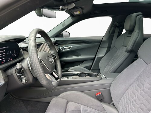 Audi e-tron GT Quattro Black 8