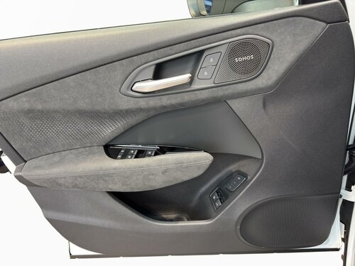 Audi Q3 e-hybrid 200 kW White 9