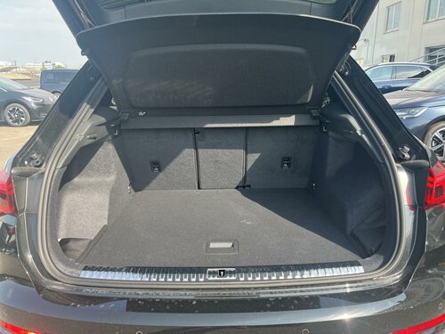 Audi Q3 S line Black 16