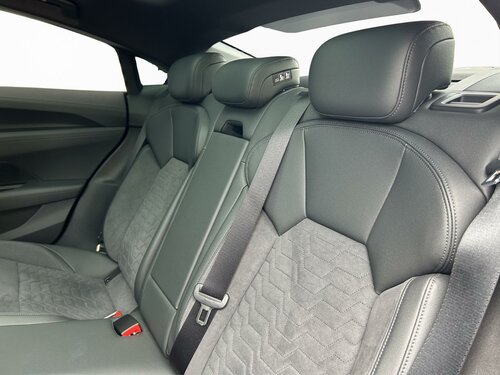 Audi e-tron GT Quattro Black 15