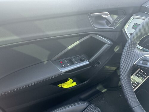 Audi Q3 S line Black 14