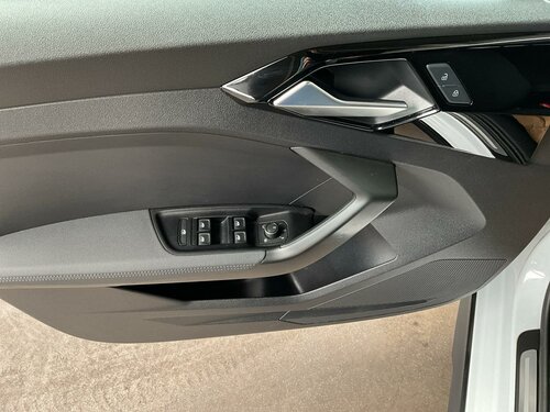 Audi A1 AllStreet+30TFSI+Navi+BVM White 8