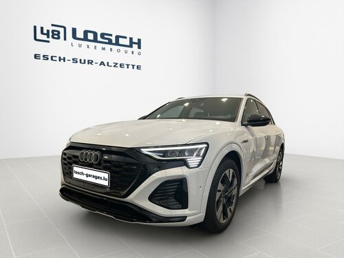 Audi Q8 e-tron S line-50 White 1